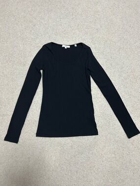 Vince Long Sleeve Scoop Neck Top - Black
